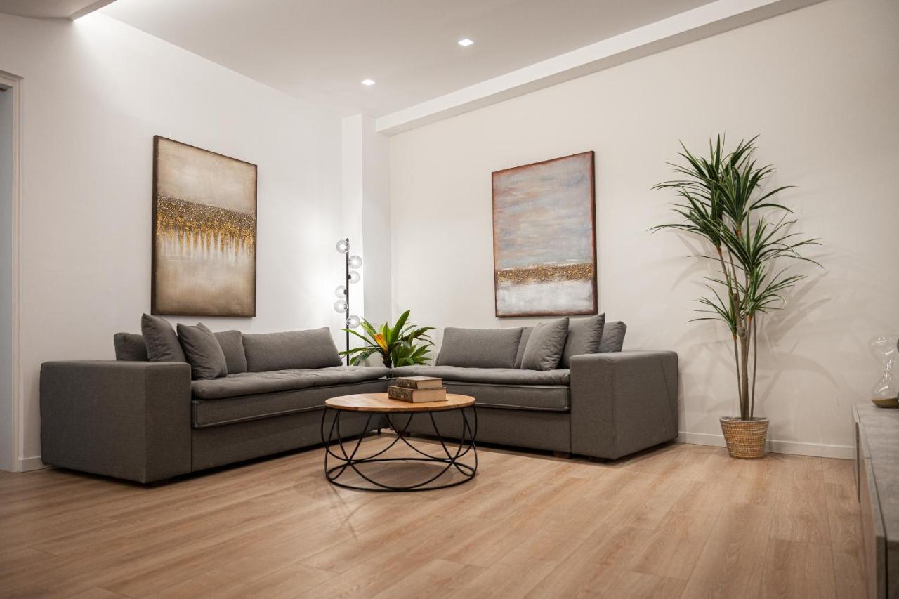Acropolis Holmes Apartment *